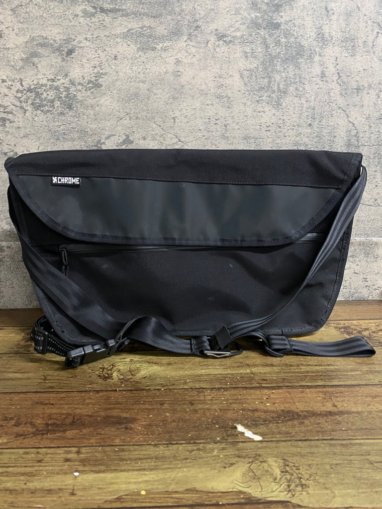 KC207 クローム CHROME SIMPLE MESSENGER BAG メッセンジャーバッグ 黒