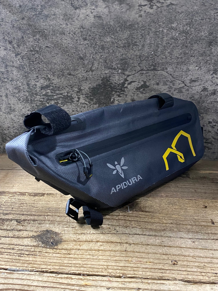 KK131 アピデュラ APIDURA フレームバッグ