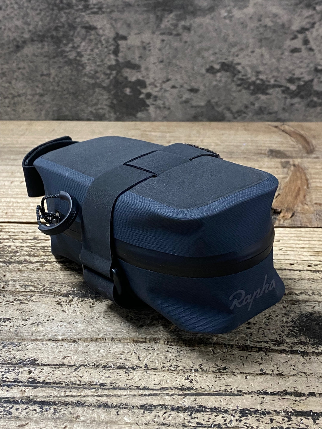 JQ802 ラファ Rapha サドルバッグ 黒