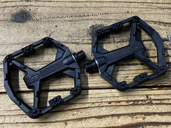 KQ827 クランクブラザーズ Crankbrothers stamp0 フラットペダル 黒