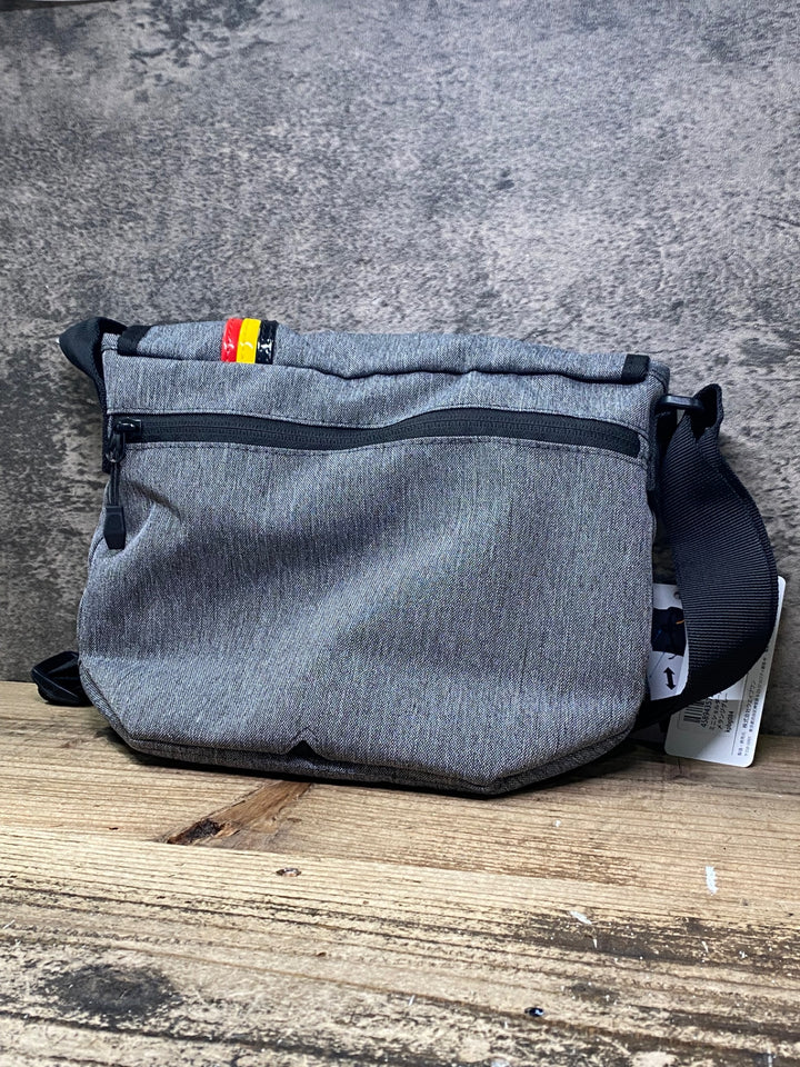 JN499 カペルミュール KAPELMUUR ミニショルダーバッグ V3 グレー 未使用品