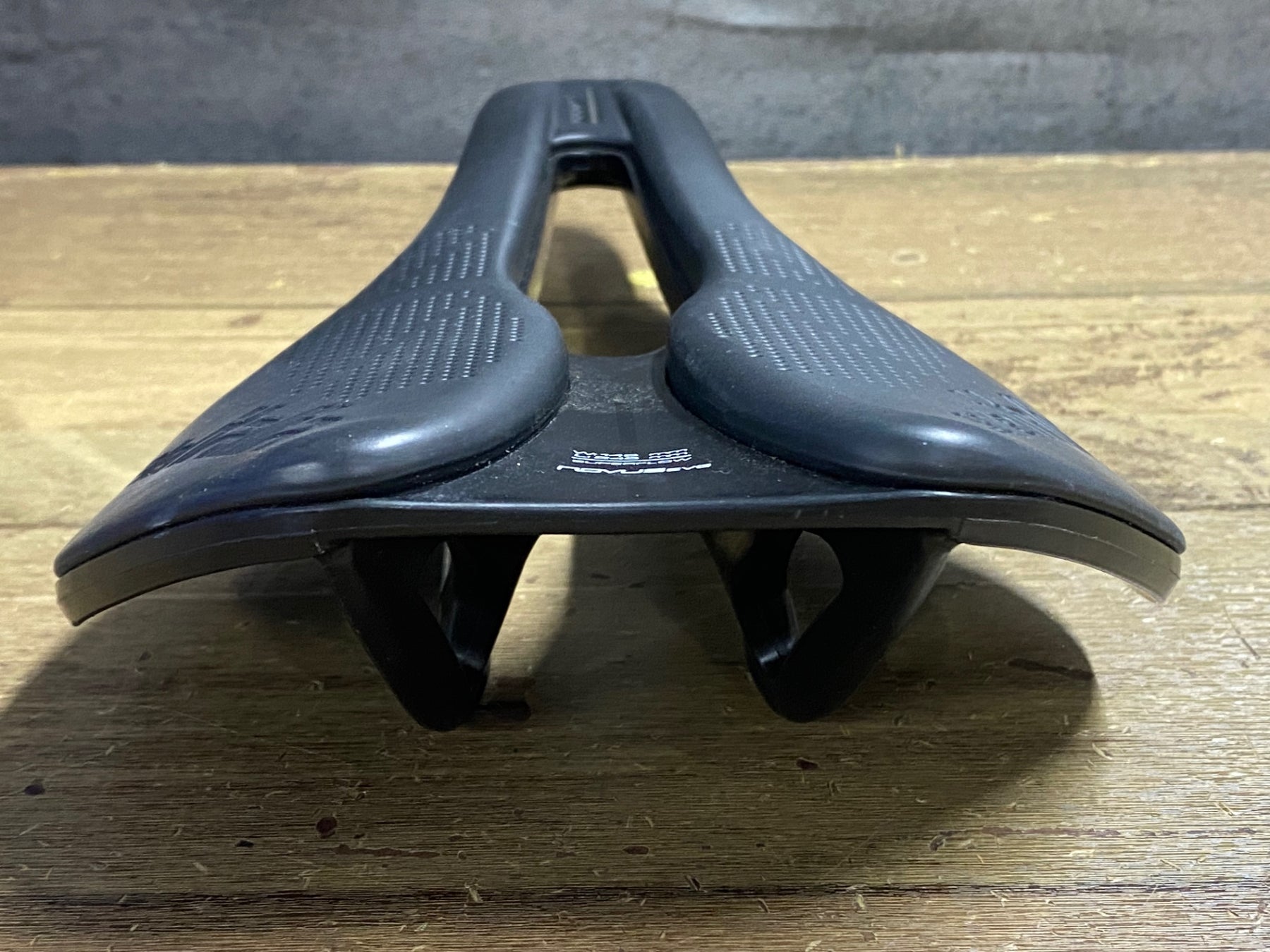 JY746 セライタリア selle italia NOVUS BOOST EVO サドル 黒 FecAlloy