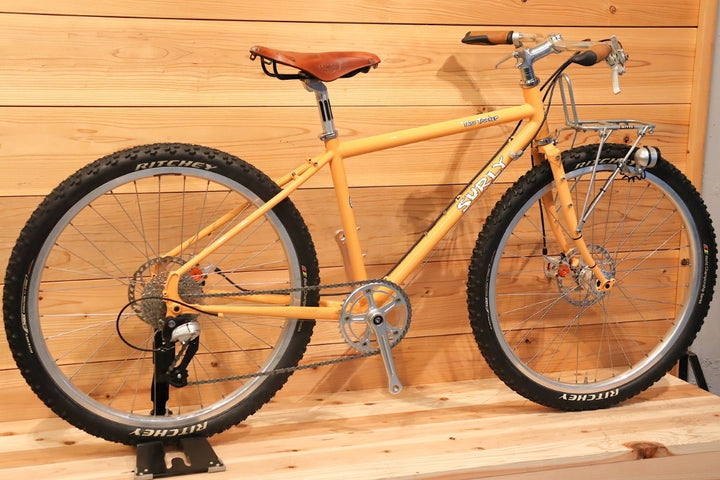 サーリー SURLY ディスクトラッカー DISC TRUCKER 26 42サイズ シマノ 9S スチール ツーリングバイク フラットバー仕様 26インチ 【千葉店】