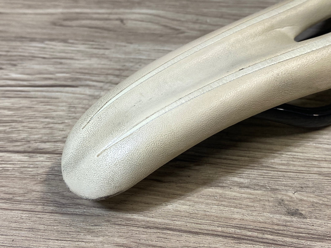 JN827 スペシャライズド SPECIALIZED ROMIN EVO カーボンレール サドル 143mm ※スレ 破れ
