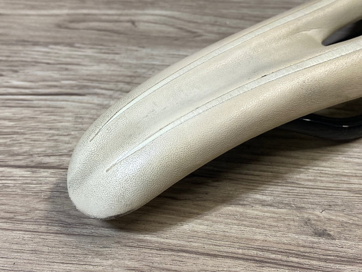 JN827 スペシャライズド SPECIALIZED ROMIN EVO カーボンレール サドル 143mm ※スレ 破れ