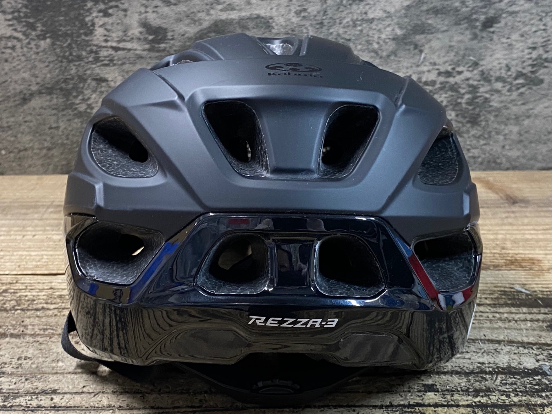JW276 カブト KABUTO REZZA-3 ヘルメット XL-XXLサイズ 黒 令和7年1月