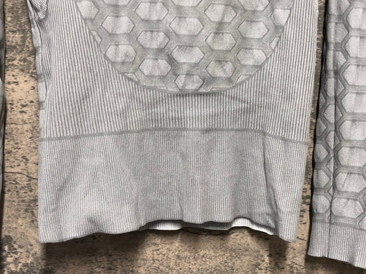 KP578 Q36.5 長袖 ベースレイヤー グレー L/XL
