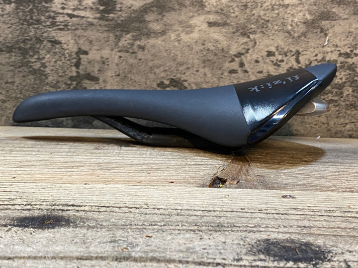 JW952 フィジーク fizik アリアンテ ALIANTE R1 サドル 黒 138mm BRAIDE カーボンレール