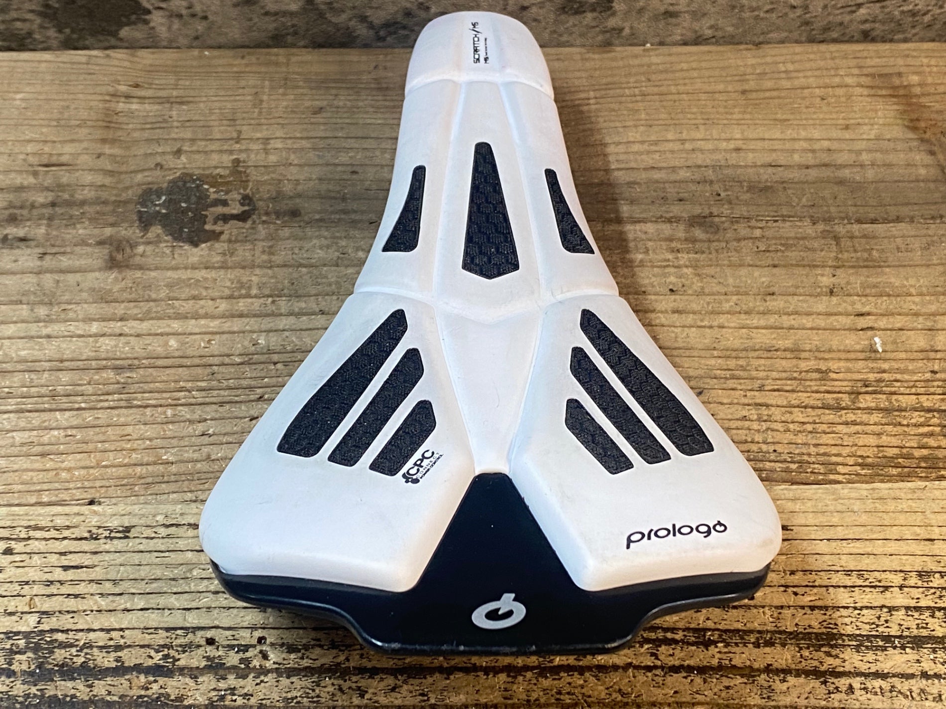 JP065 プロロゴ prologo スクラッチ SCRATCH M5 サドル 白 TiroX