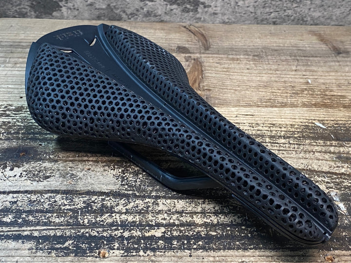 JG748 フィジーク fizik アンタレス ANTARES VERSUS EVO ADAPTIVE サドル 黒 カーボンレール 139mm