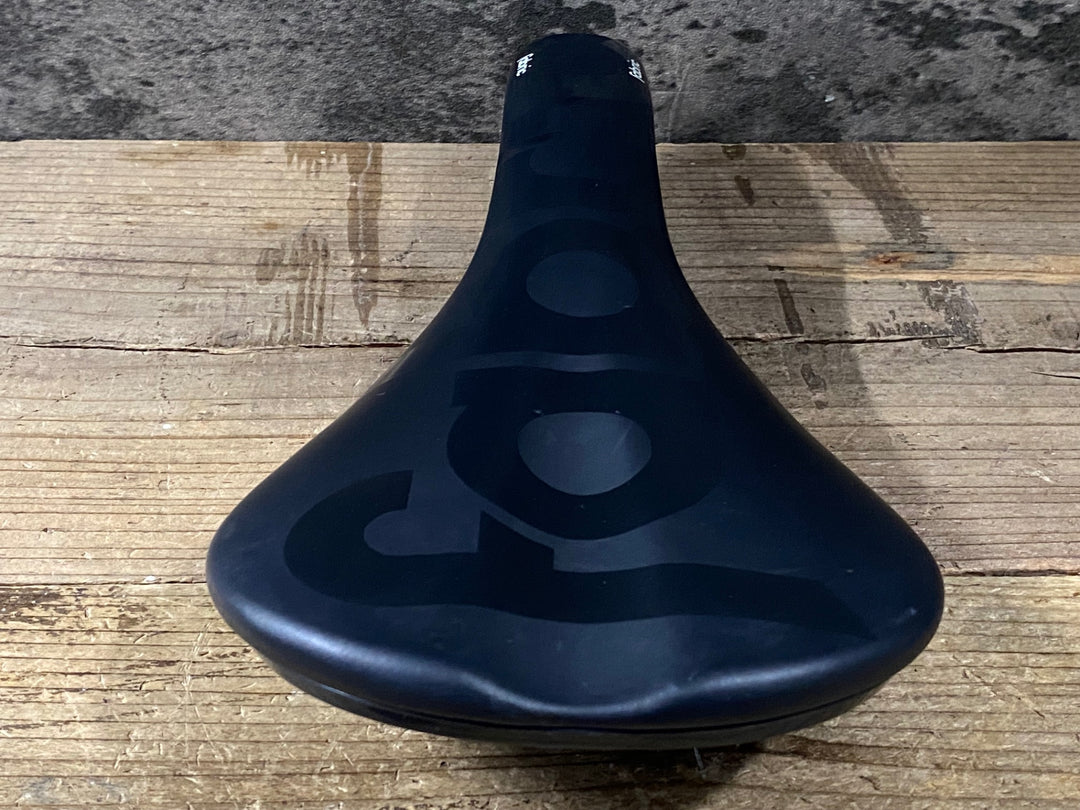 KH823 ファブリック fablic SCOOP FLAT PRO サドル カーボンレール
