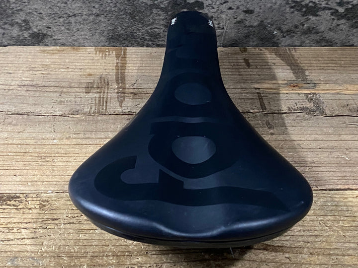 KH823 ファブリック fablic SCOOP FLAT PRO サドル カーボンレール