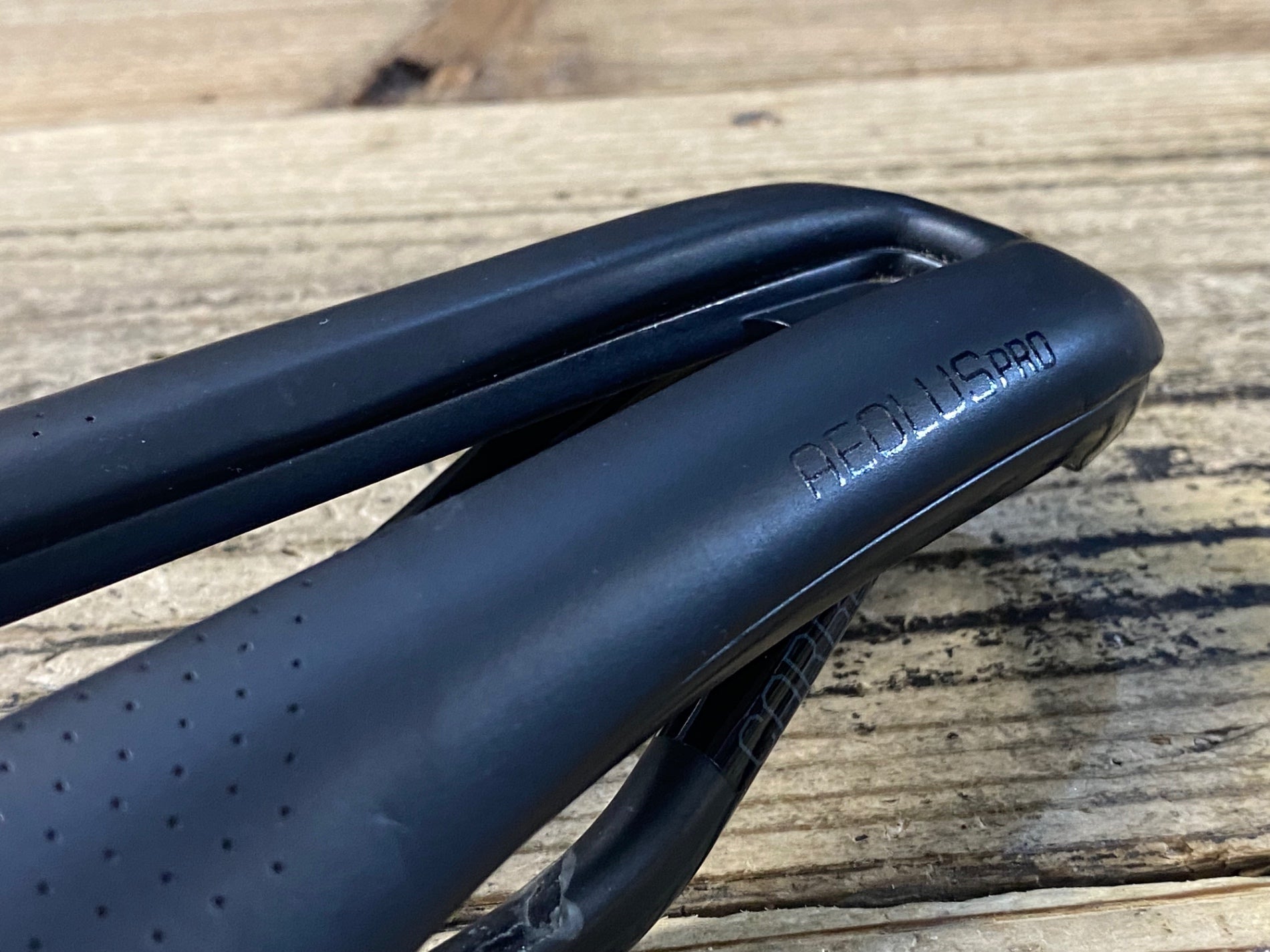 KD672 BONTRAGER AEOLUS PRO サドル 145mm幅 カーボンレール – BICI