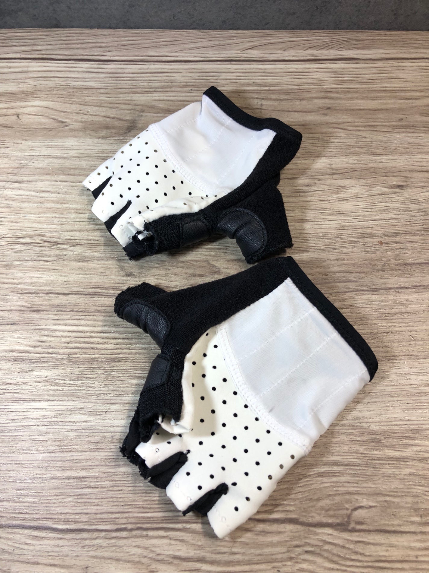 JR243 カフェドシクリステ Cafe du Cycliste 指切 グローブ 白 S