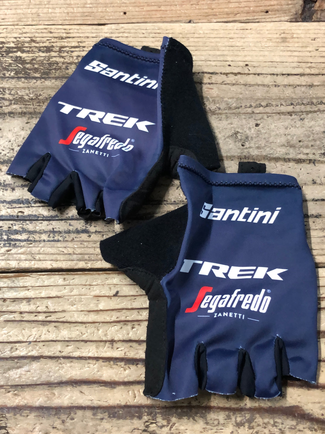 KD262 サンティーニ Santini TREK Segafredo 指切 グローブ 濃紺 M