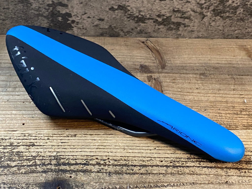 Fizik R7 サドル　フィジーク　傷あり fi'zi:k（フィジーク） サドル ANTARES R7｜トレファクONLINE