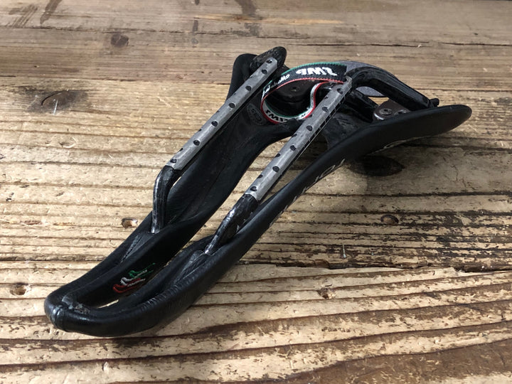 KJ211 Selle SMP forma サドル 黒 138mm カーボンレール