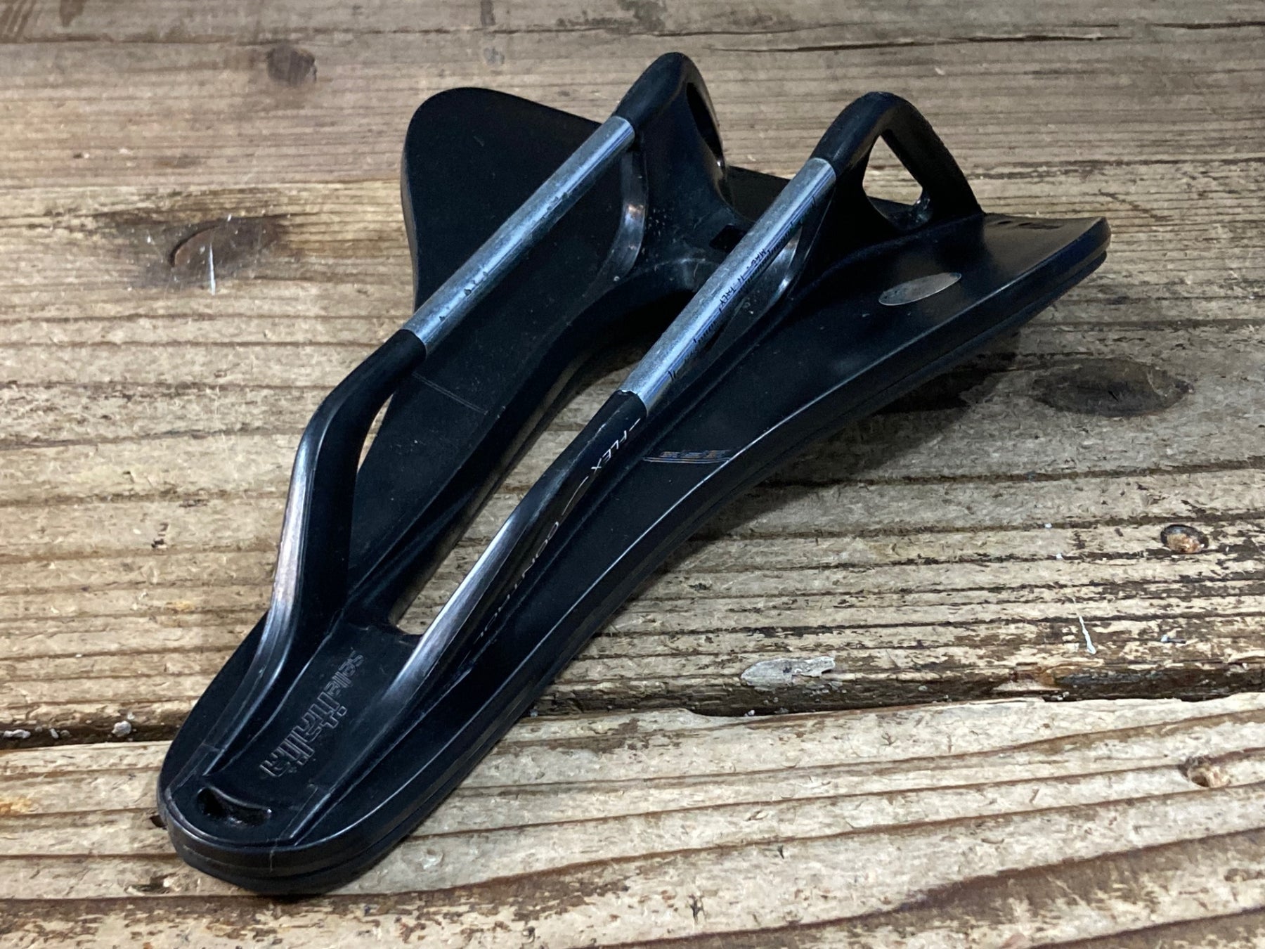 JZ055 セライタリア selle italia NOVUS BOOST EVO サドル 黒 FecAlloY