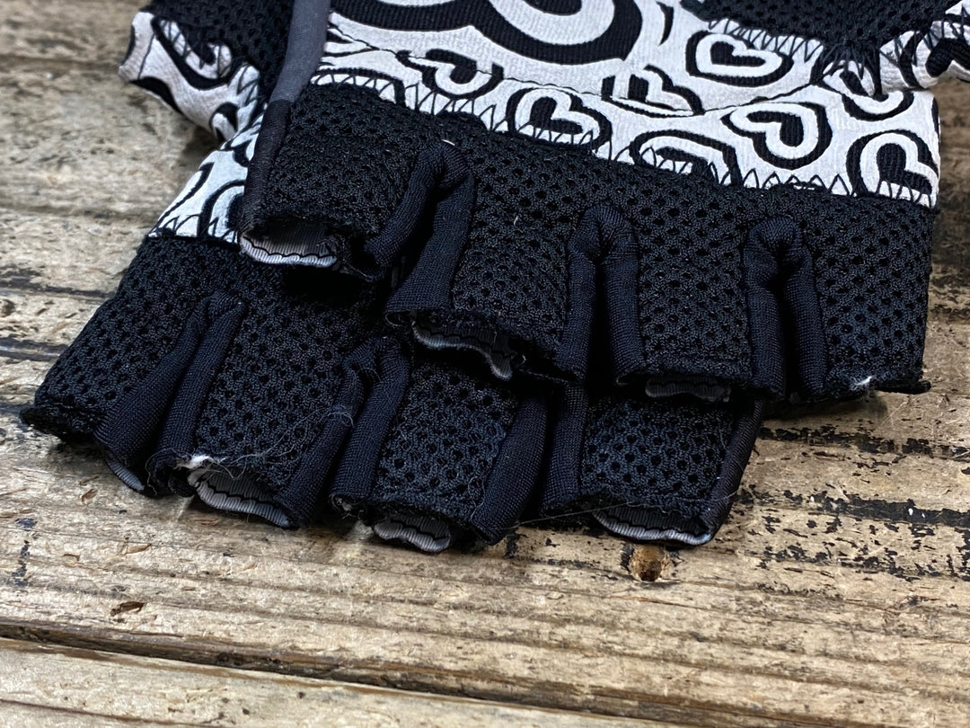 JS999 ピセイ PISSEI 指切り グローブ 黒 グレー 白 S TOKYOWHEELS