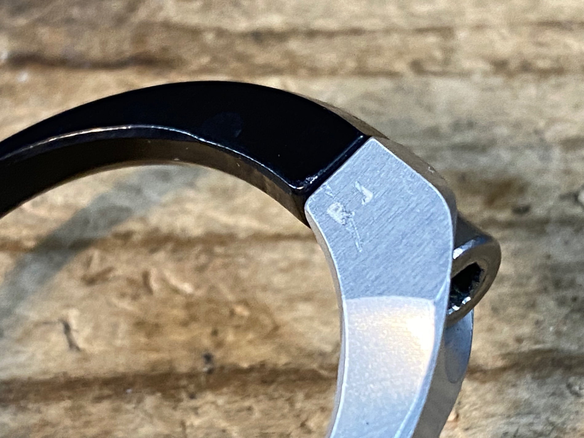 JX177 シマノ SHIMANO PRO VIBE K-EDGE サイコンマウント Φ31.8 – BICI