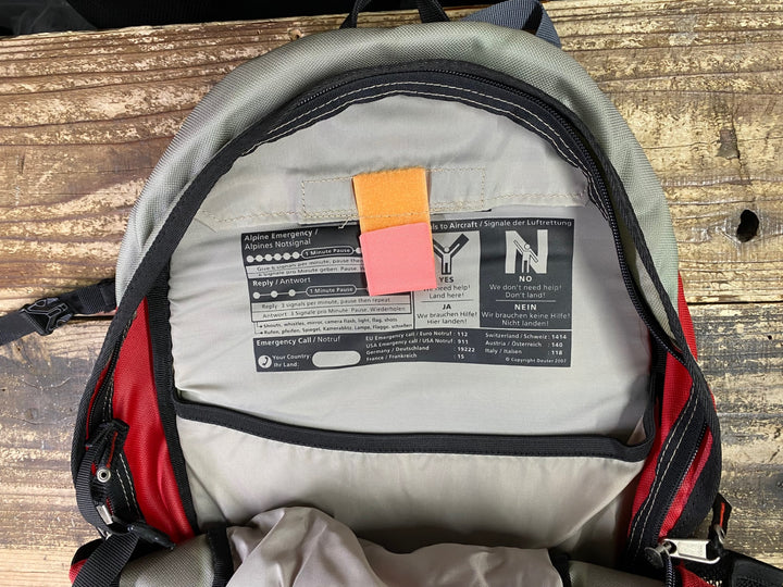 JJ720 ドイター deuter リュックサック バックパック 赤