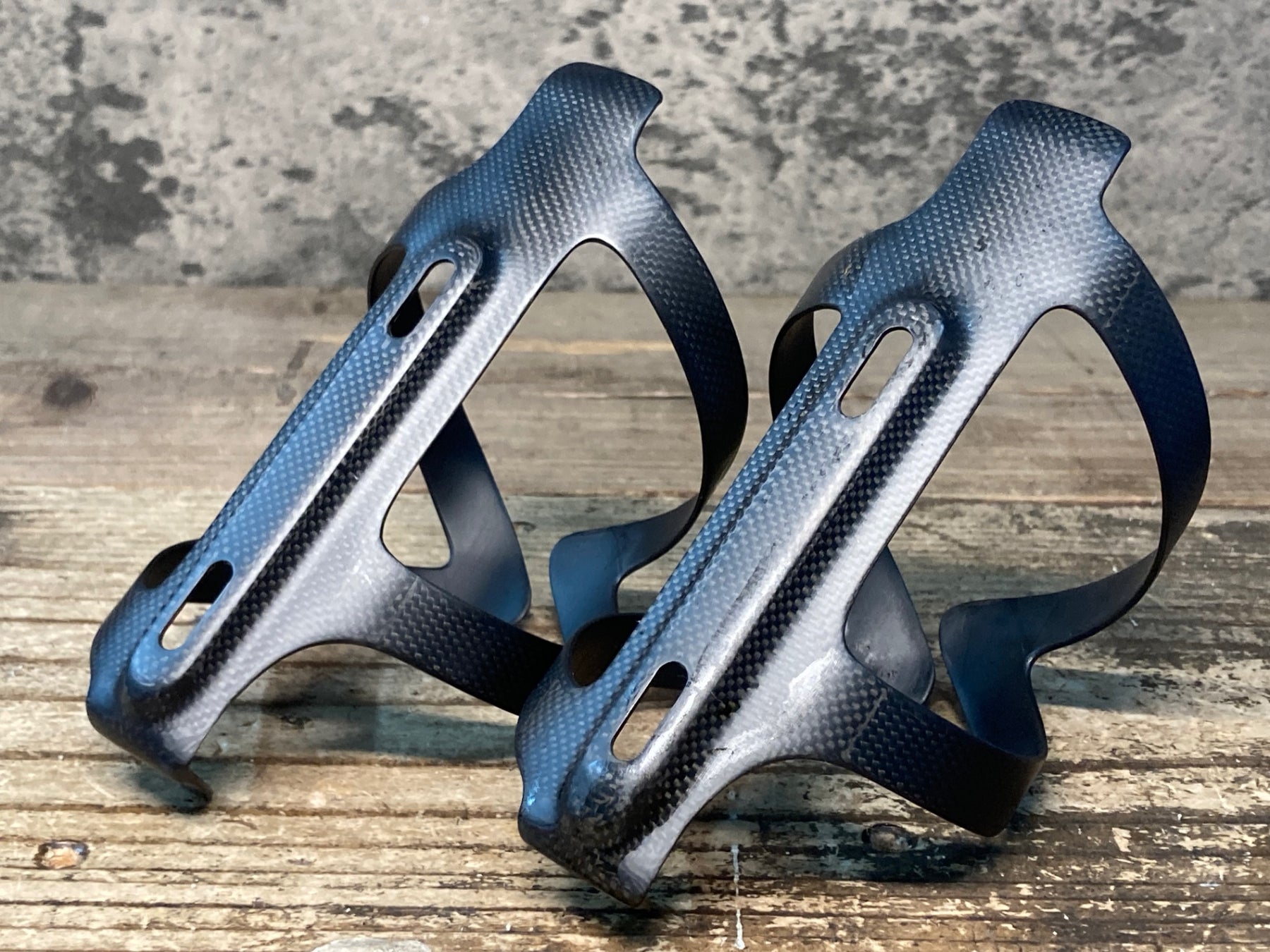 JK970 モスト MOST THE WINGS カーボン ボトルケージ 1K ペア – BICI