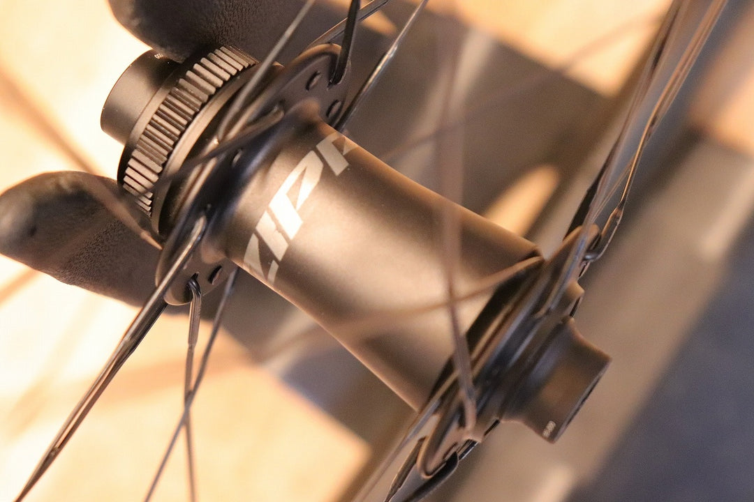 ジップ ZIPP 303 FIRECREST TUBELESS DISC カーボン チューブレスレディ ホイールセット シマノ 11S/12S フックレス 【芦屋店】