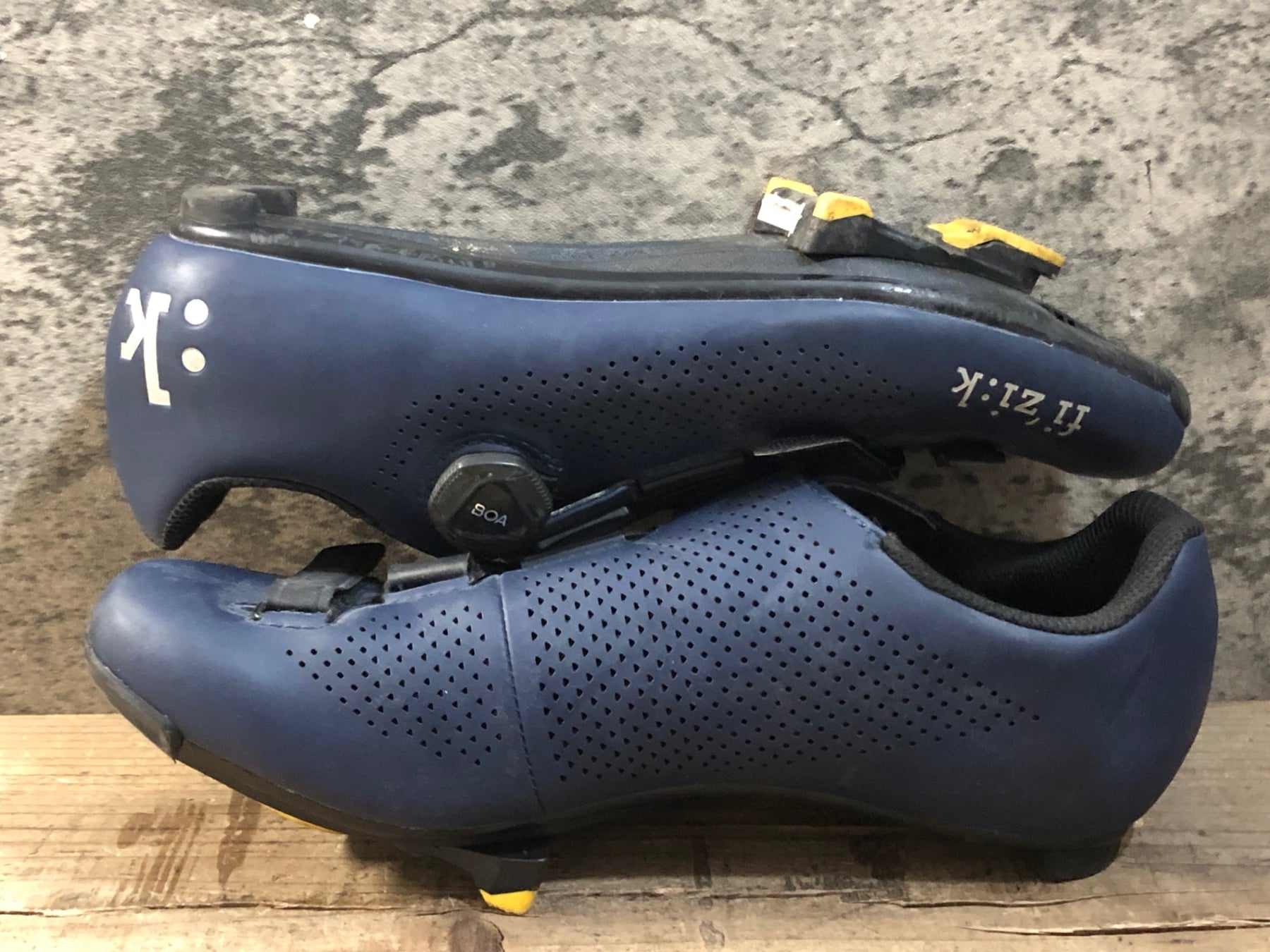 JZ704 フィジーク fizik R4 ビンディングシューズ 紺 EU41 – BICI
