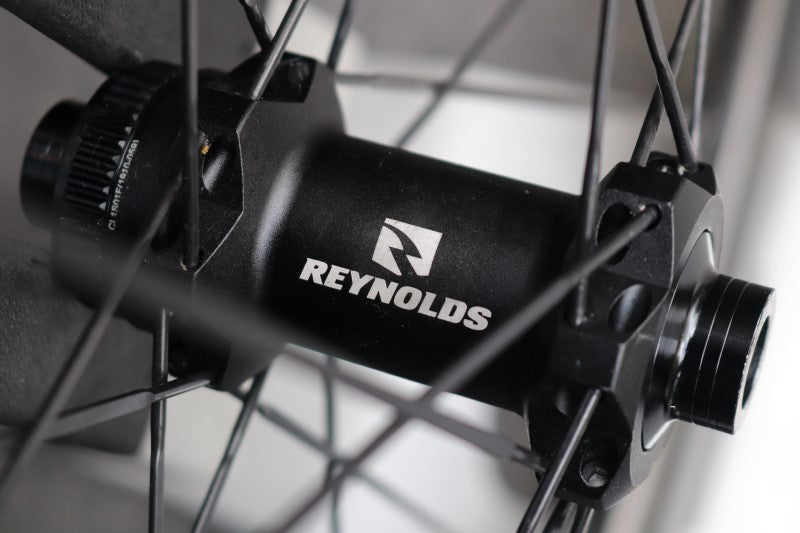 レイノルズ REYNOLDS AR 58/62 C カーボン チューブレス ホイールセット シマノ12/11S 19/21C 【東京南麻布店】