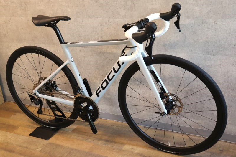 フォーカス FOCUS イザルコマックス IZALCO MAX DISC 8.6 2021 XS/50サイズ シマノ R7020 MIX 11S カーボン ロードバイク 【さいたま浦和店】