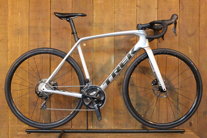 トレック TREK エモンダ Emonda SL5 DISC 2021 56サイズ 105 R7020 MIX 11S カーボン ロードバイク 4iiii パワメーター付【芦屋店】