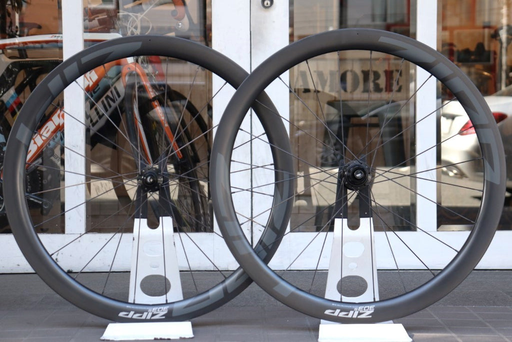 ジップ ZIPP 303S カーボン チューブレスレディ ホイールセット シマノ