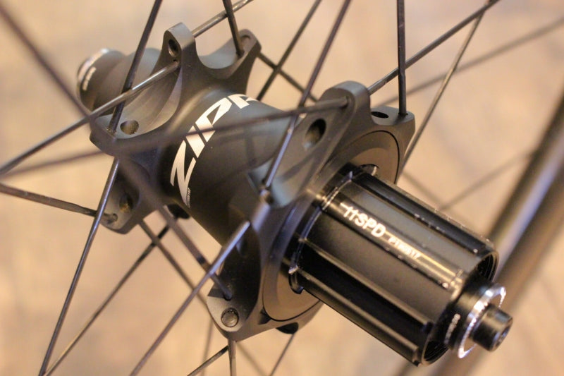 美品！ ジップ ZIPP 404 NSW カーボン チューブレスレディ ホイール