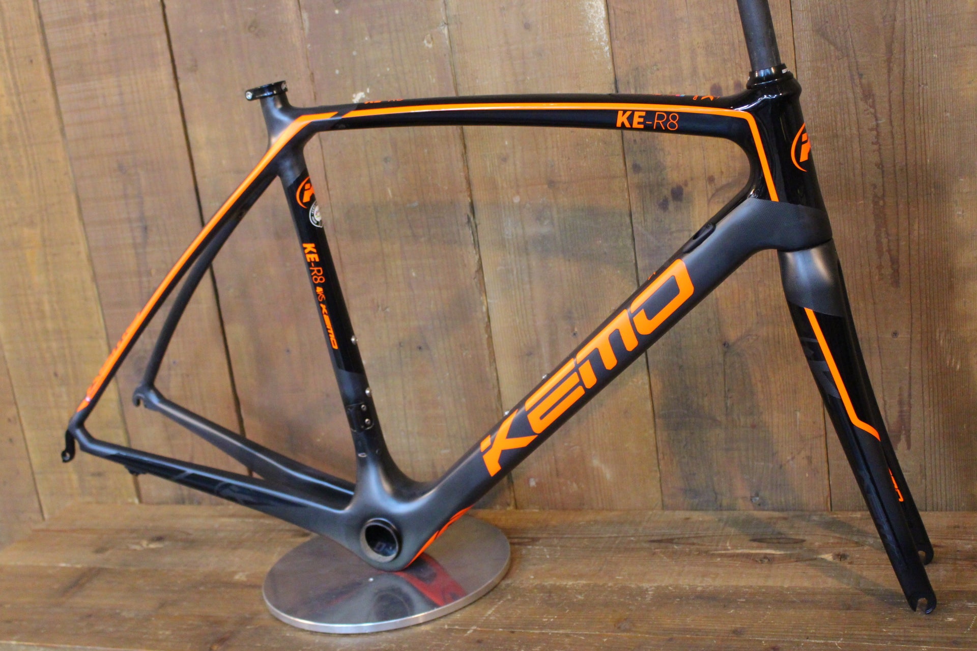 新品/未使用 ケモ KEMO KE-R8 4KS 2016年モデル Lサイズ カーボン