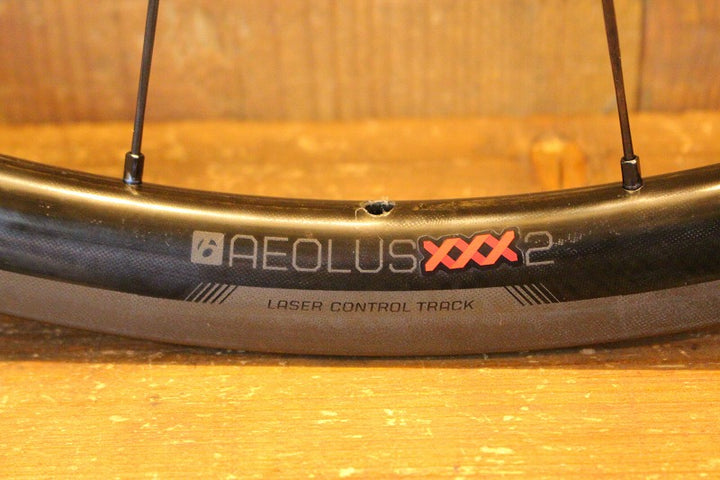 ボントレガー BONTRAGER アイオロス AEOLUS XXX2 ＆ XXX4 TLR カーボン チューブレスレディ ホイールセット シマノ11S 21C 【芦屋店】