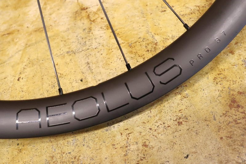 ボントレガー BONTRAGER アイオロス AEOLUS PRO 37 DISC カーボン チューブレスレディ ホイールセット シマノ 11S 21C 【立川店】