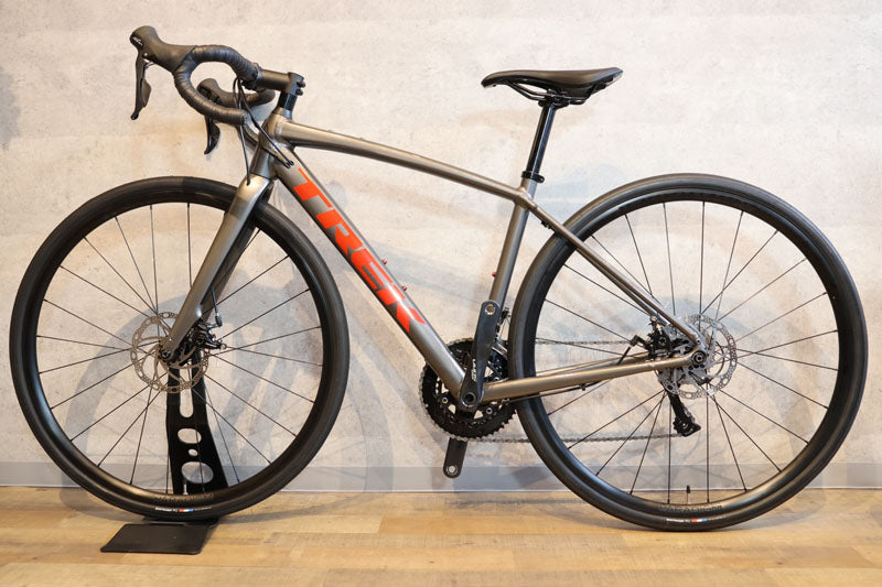 美品 トレック TREK ドマーネ DOMANE AL3 DISC 2023モデル 49サイズ シマノ ソラ R3000 MIX 9S アル –  BICI AMORE ONLINE STORE