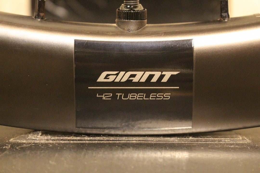 未使用品 ジャイアント GIANT SLR1 42 DISC HOOKLESS カーボン チューブレス ホイールセット シマノ11S 19C【福岡店】