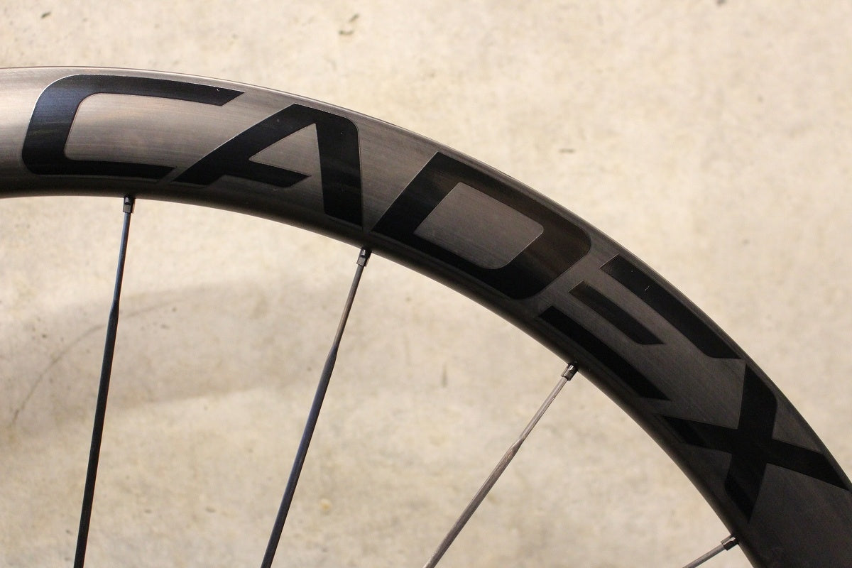 新品未使用 カデックス CADEX DISC 42/65 TUBELESS シマノ 12/11S カーボン チューブレス ホイールセット  カーボンスポーク 【福岡店】