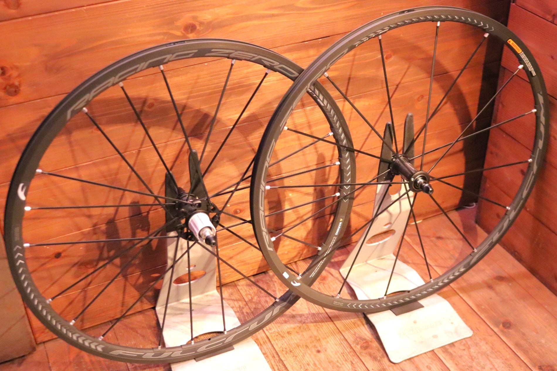 【ジャンク品】 レーシングゼロナイト前後 Yahoo!オークション -「フルクラム レーシングゼロナイト」の落札相場