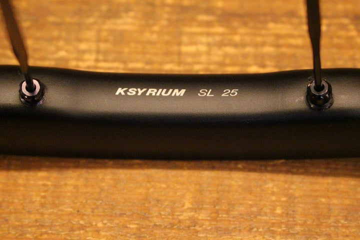 マヴィック MAVIC キシリウム KSYRIUM SL 25 UST DISC アルミ チューブレスレディ ホイールセット シマノ 11S 19C 【芦屋店】