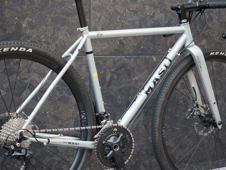 マジィ MASI TAVOLO 2022年 51サイズ シマノ Tiagra×GRX400 Mix 10S クロモリ グラベルロードバイク –  BICI AMORE ONLINE STORE