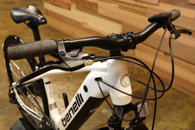 Benelli MANTUS 27 TRK ホワイト MANTUS 27 TRK | ベネリ 電動アシスト自転車